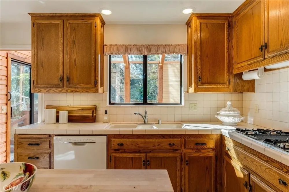 3171 Rogers Drive Cambria, CA 93428