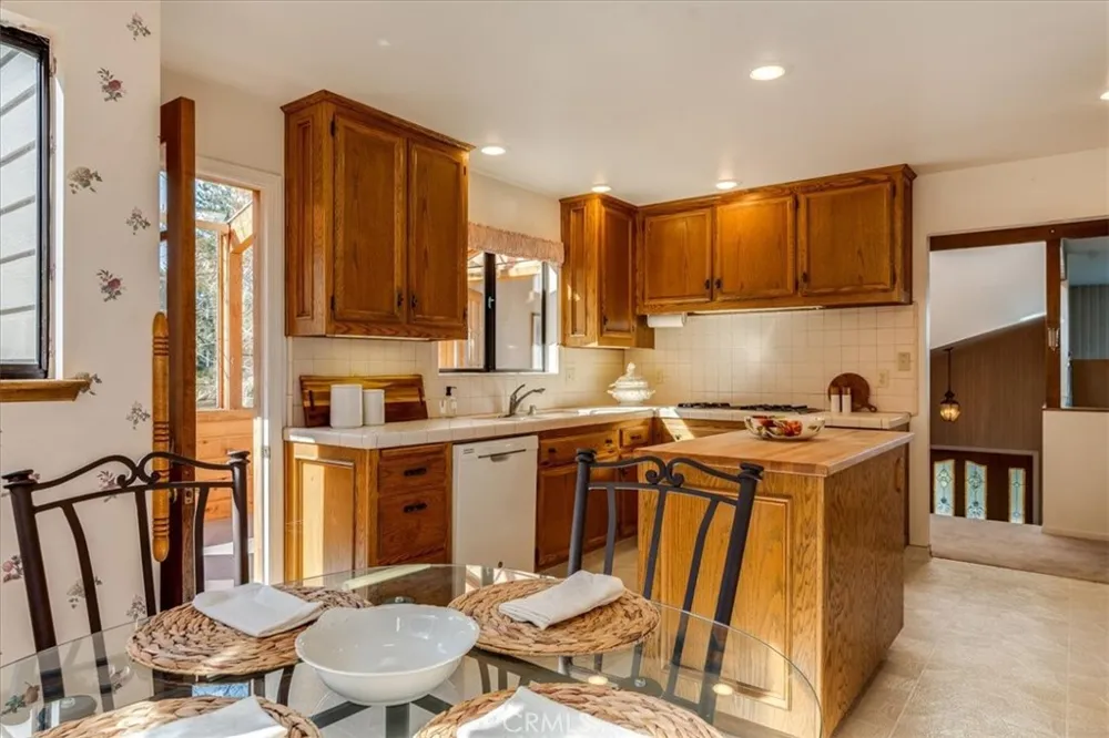 3171 Rogers Drive Cambria, CA 93428