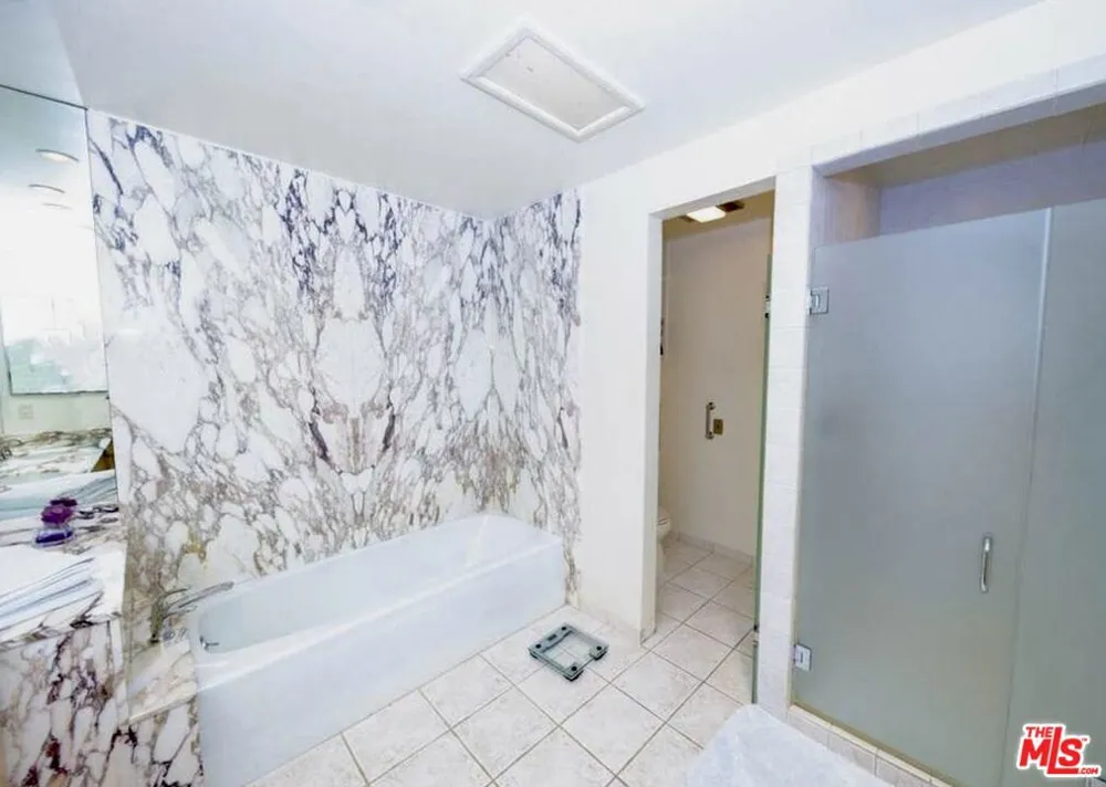 450 Oakhurst Drive #304 Beverly Hills, CA 90210