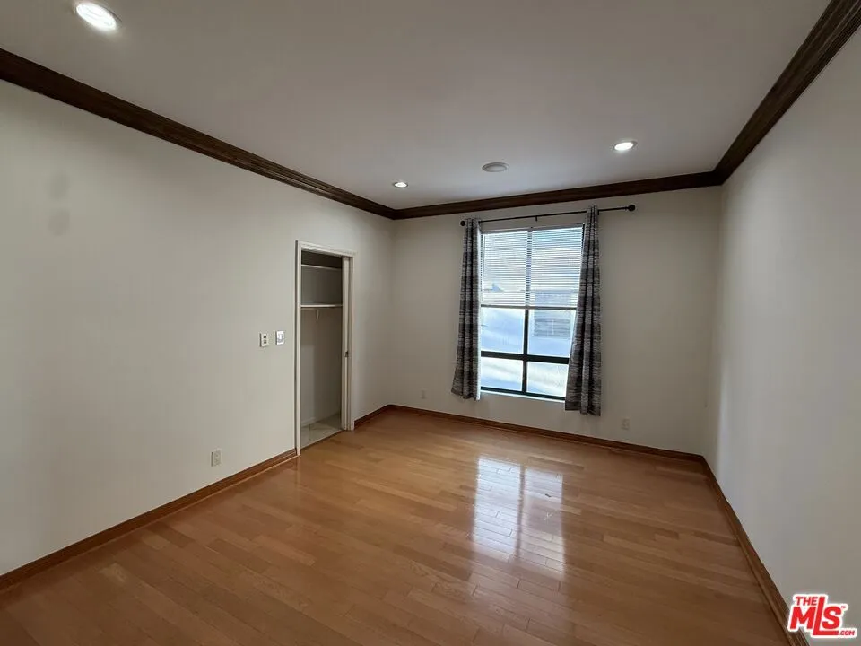 450 Oakhurst Drive #304 Beverly Hills, CA 90210