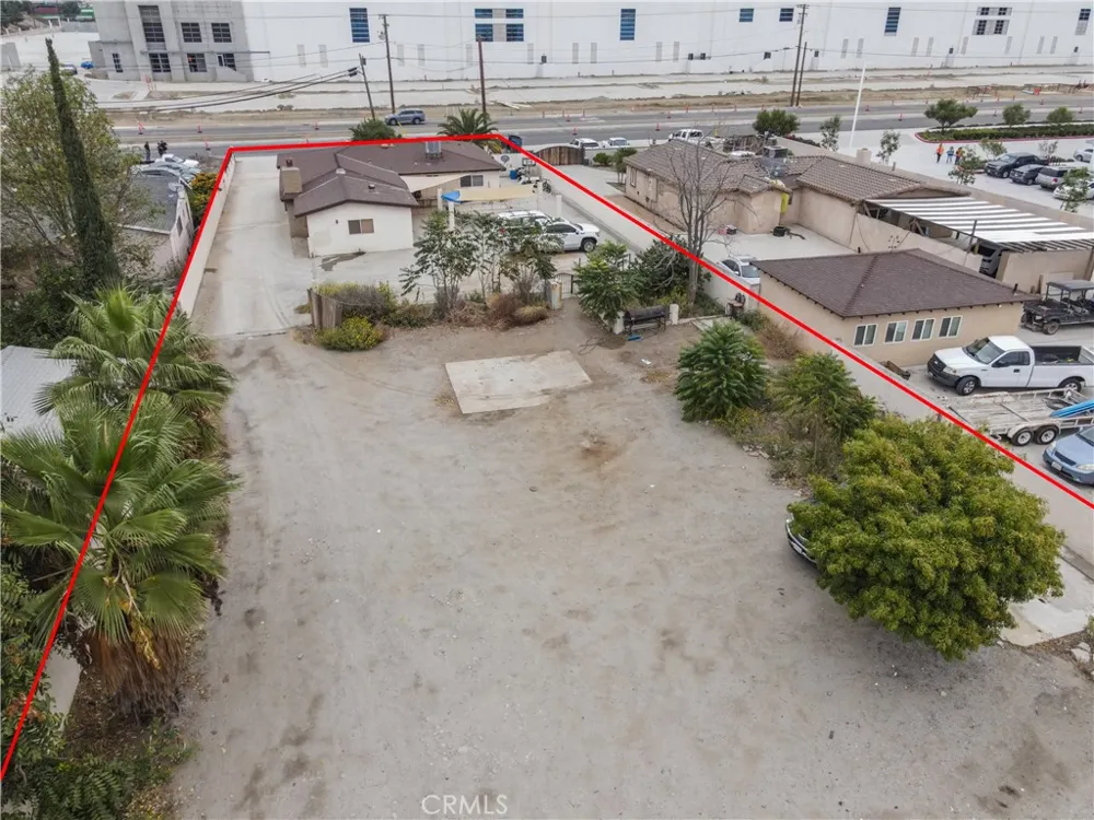 16569 Slover Fontana, CA 92337