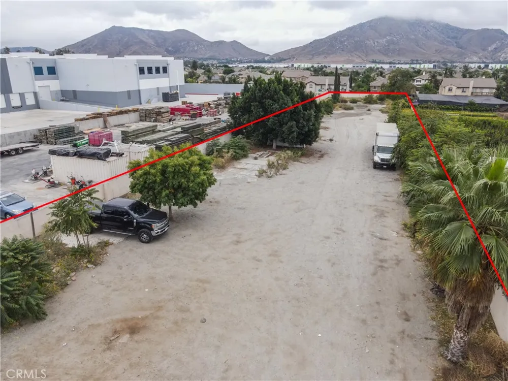 16569 Slover Fontana, CA 92337