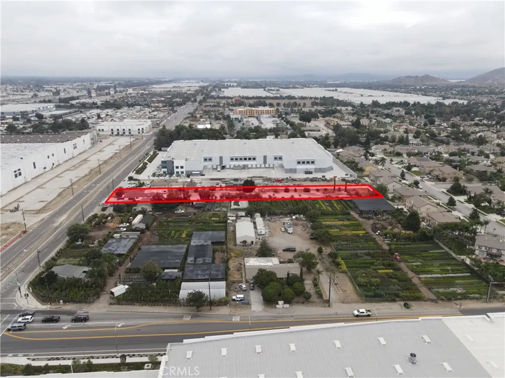 16569 Slover Fontana, CA 92337