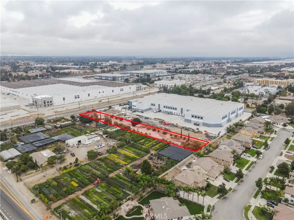 16569 Slover Fontana, CA 92337