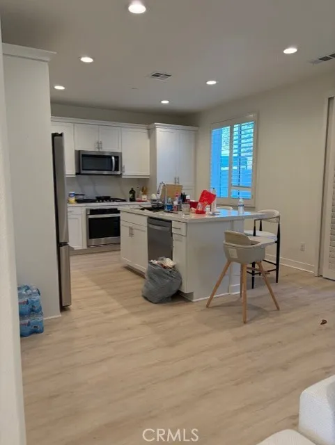 23201 W Canterbury West Hills, CA 91307