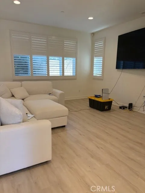 23201 W Canterbury West Hills, CA 91307