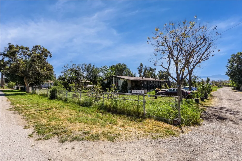 14664 Walters Eastvale, CA 92880