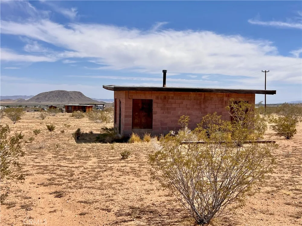 56172 Cone Boulevard Landers, CA 92285