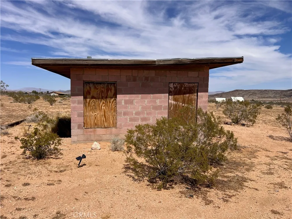 56172 Cone Boulevard Landers, CA 92285