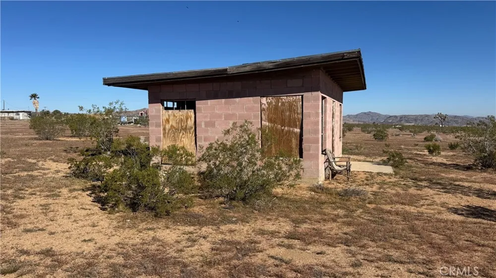 56172 Cone Boulevard Landers, CA 92285