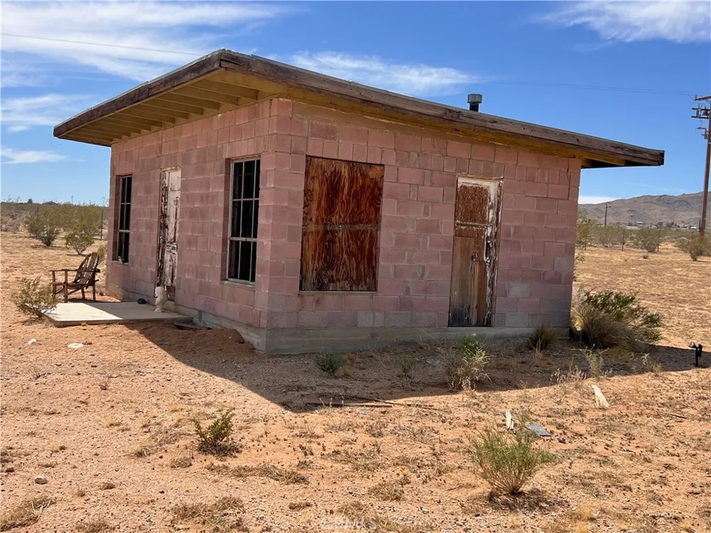 56172 Cone Boulevard Landers, CA 92285