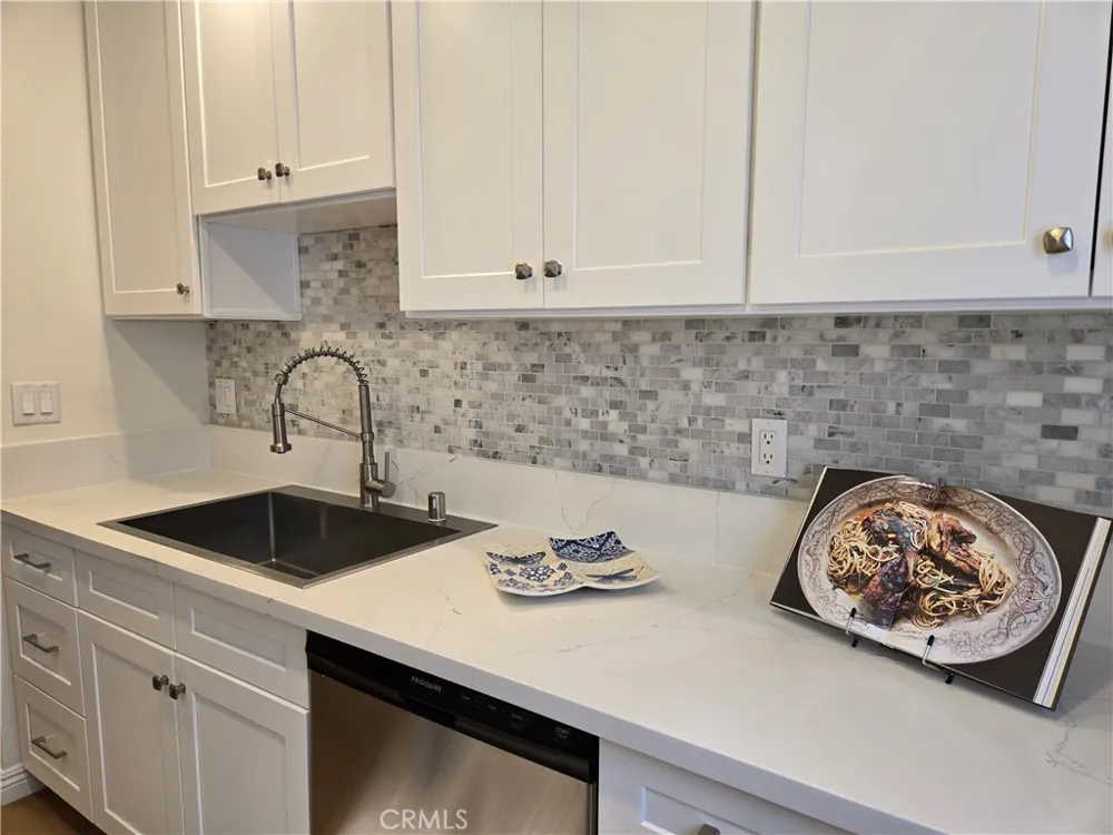 11311 Tampa Avenue #46 Porter Ranch, CA 91326
