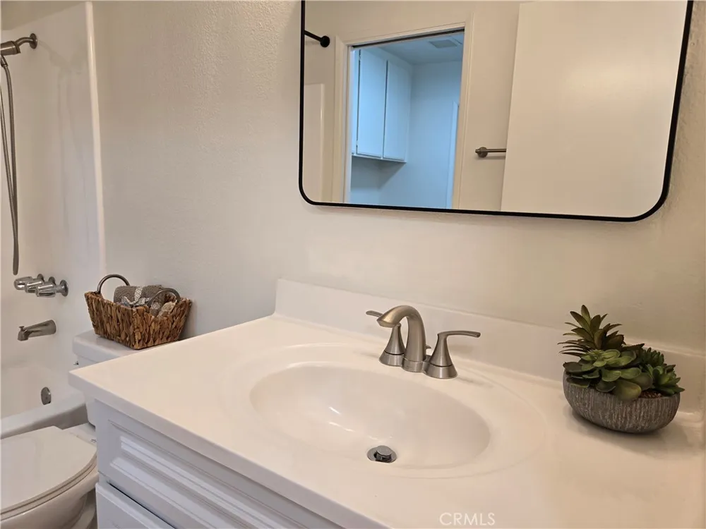 11311 Tampa Avenue #46 Porter Ranch, CA 91326