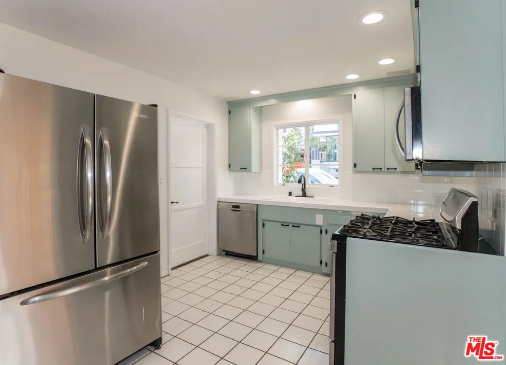 437 Swarthmore Avenue Pacific Palisades, CA 90272