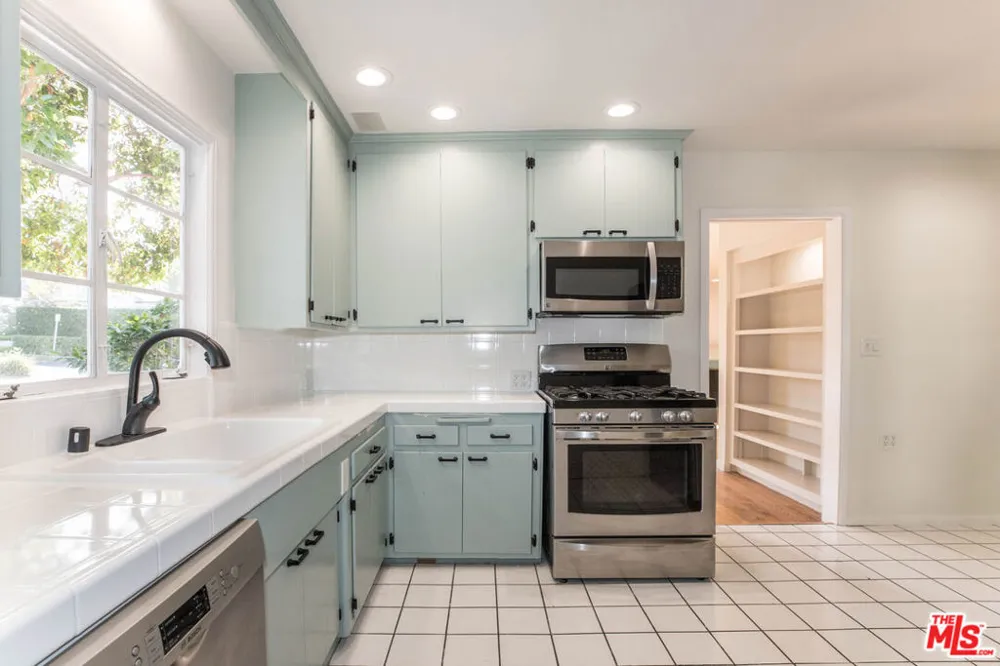 437 Swarthmore Avenue Pacific Palisades, CA 90272