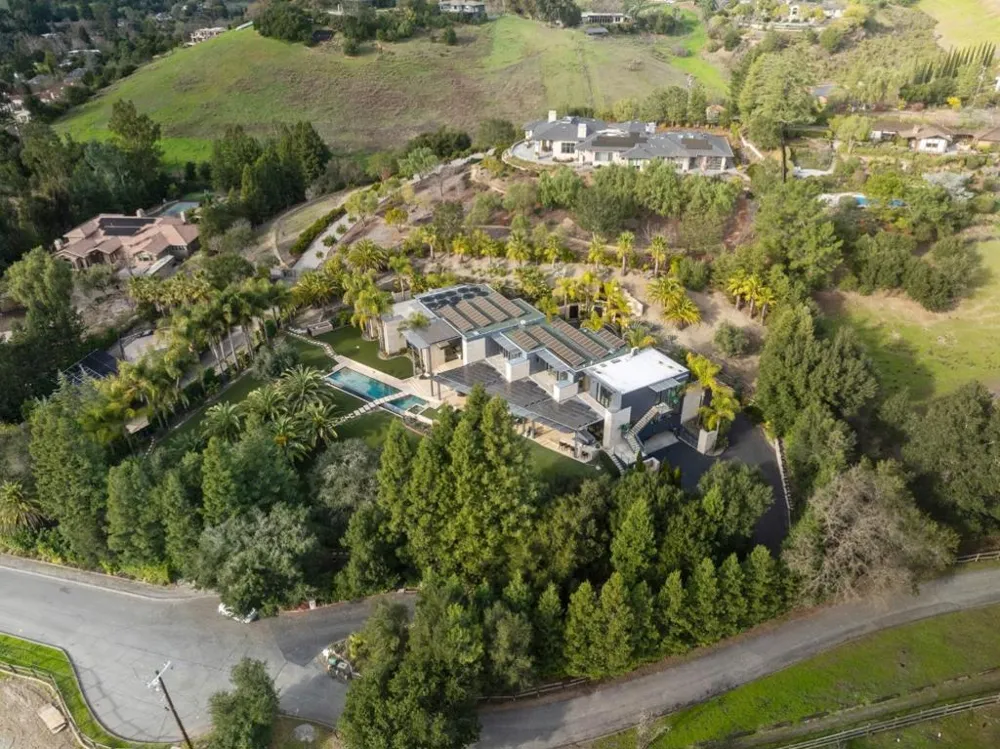 Address Not Shown Los Altos Hills, CA 94022