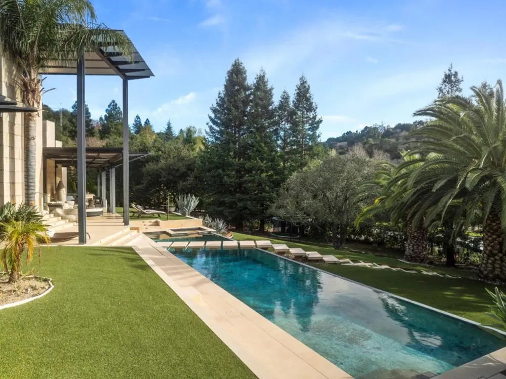 Address Not Shown Los Altos Hills, CA 94022