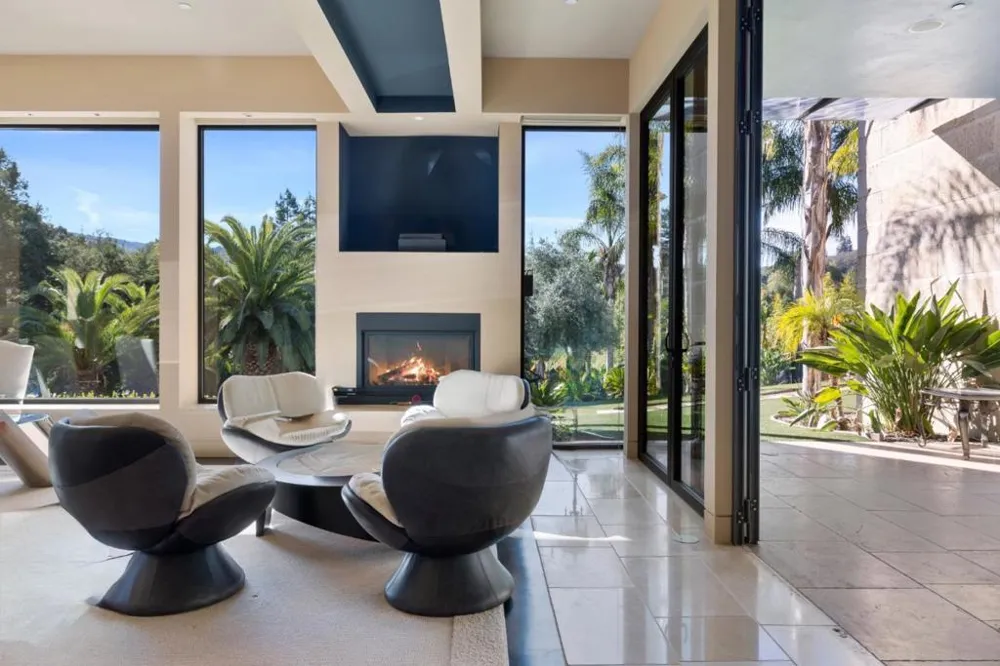 Address Not Shown Los Altos Hills, CA 94022