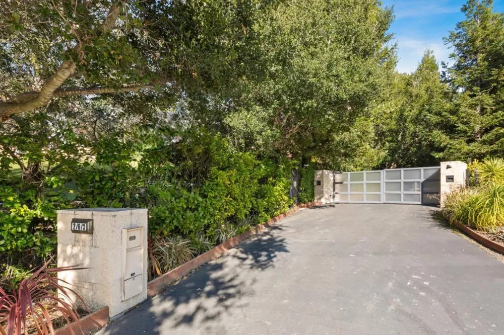 Address Not Shown Los Altos Hills, CA 94022