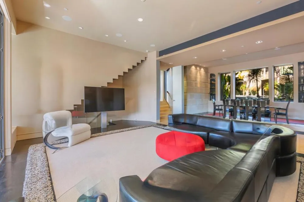 Address Not Shown Los Altos Hills, CA 94022