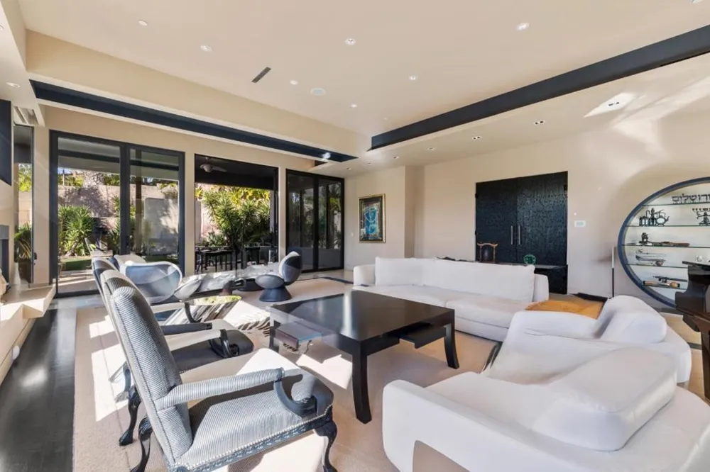 Address Not Shown Los Altos Hills, CA 94022