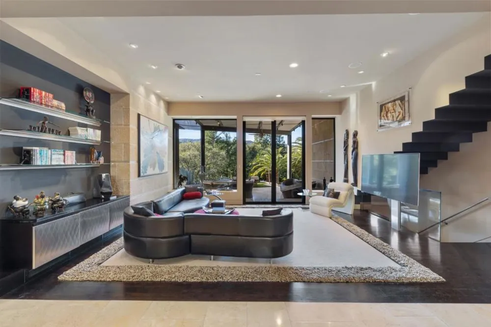 Address Not Shown Los Altos Hills, CA 94022