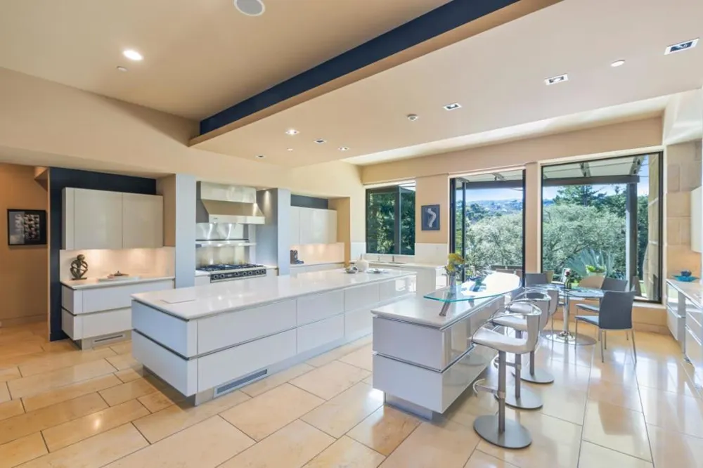 Address Not Shown Los Altos Hills, CA 94022