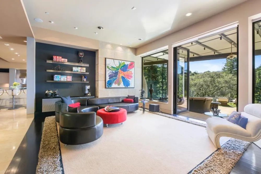Address Not Shown Los Altos Hills, CA 94022
