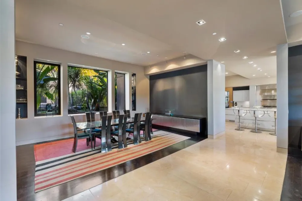 Address Not Shown Los Altos Hills, CA 94022