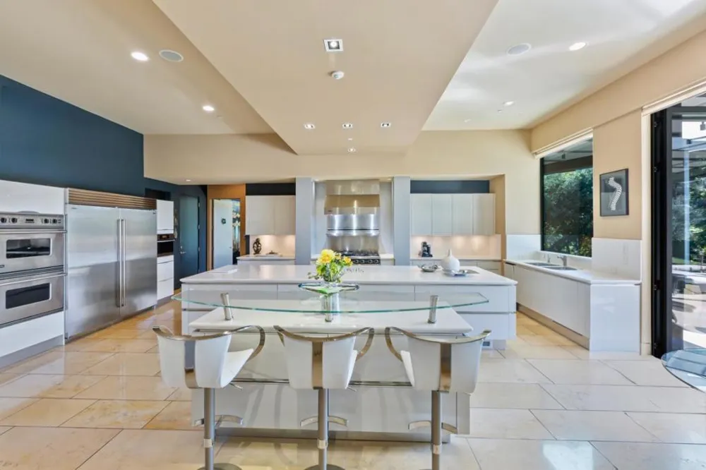 Address Not Shown Los Altos Hills, CA 94022