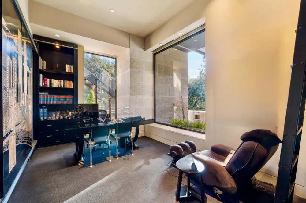 Address Not Shown Los Altos Hills, CA 94022