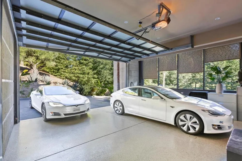 Address Not Shown Los Altos Hills, CA 94022