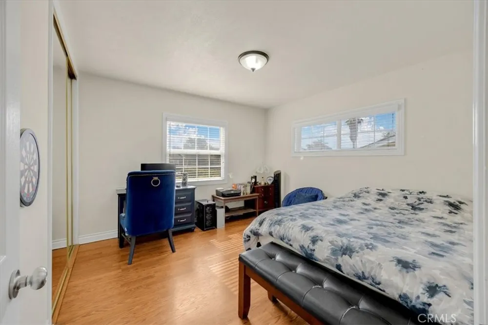 2183 Sinclair Pomona, CA 91767