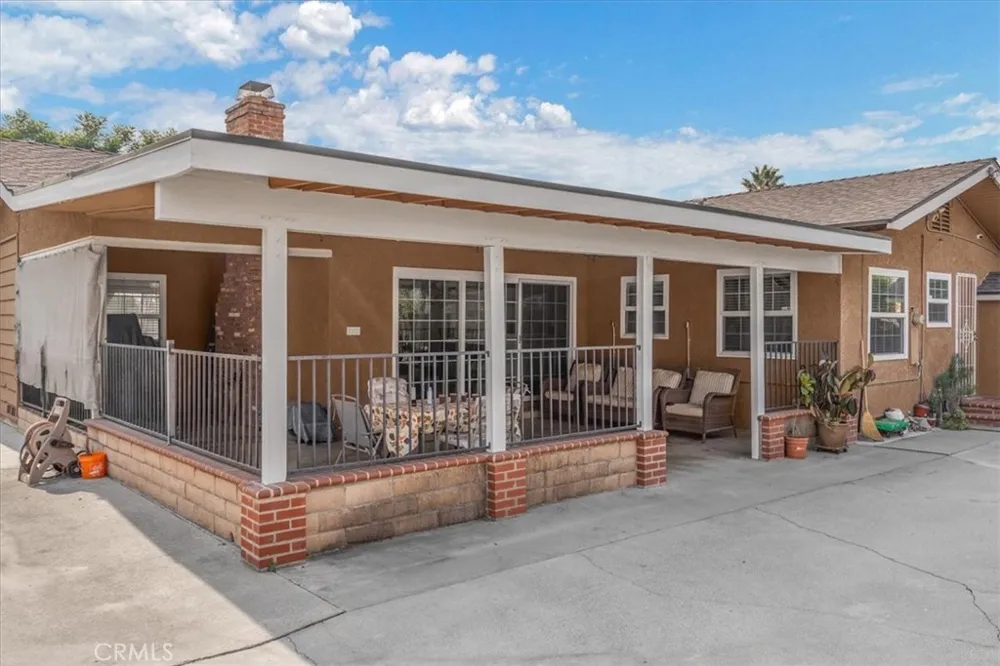 2183 Sinclair Pomona, CA 91767