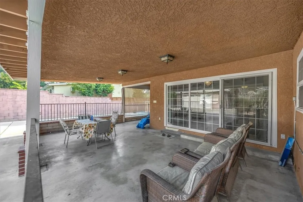 2183 Sinclair Pomona, CA 91767