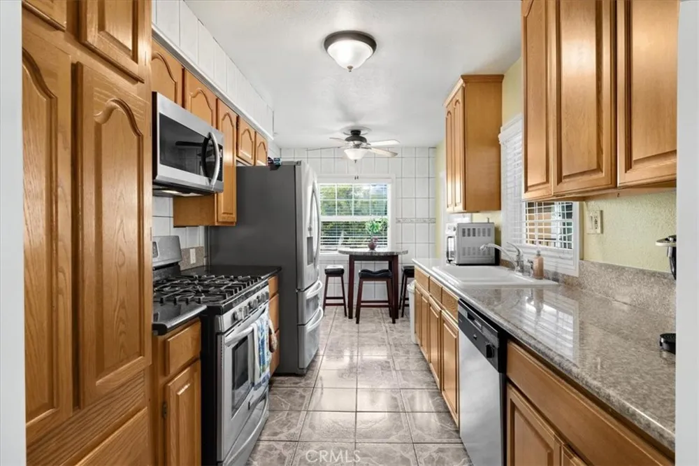 2183 Sinclair Pomona, CA 91767