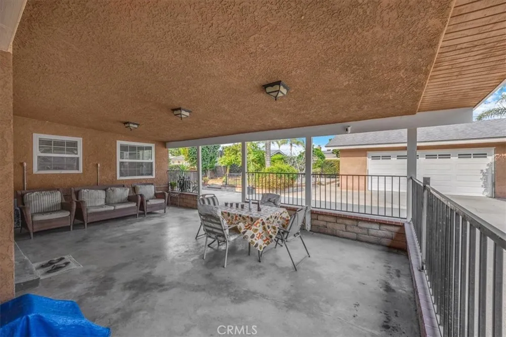 2183 Sinclair Pomona, CA 91767
