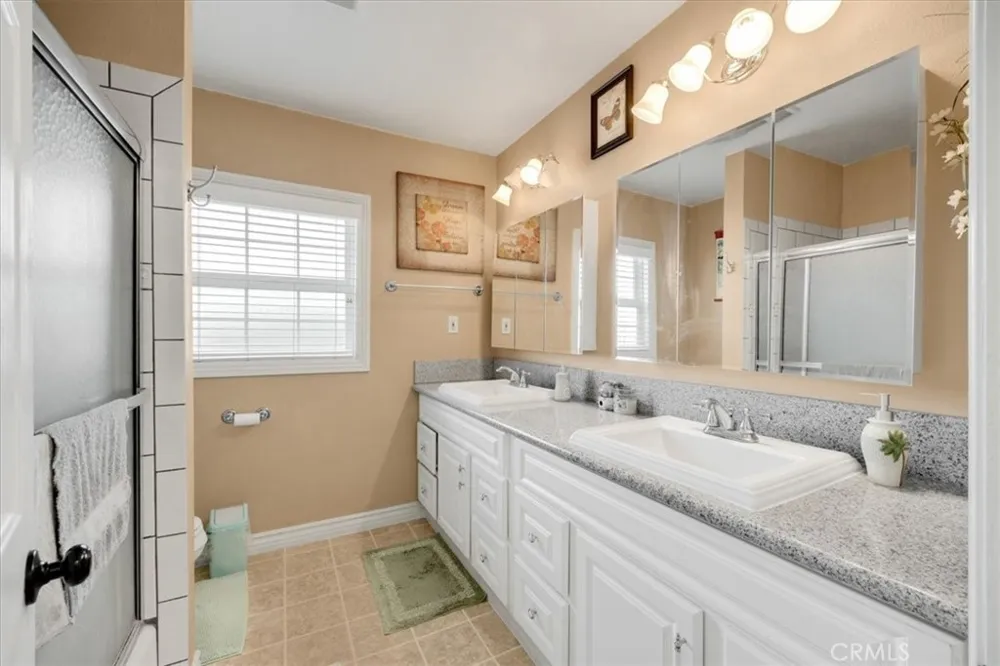 2183 Sinclair Pomona, CA 91767