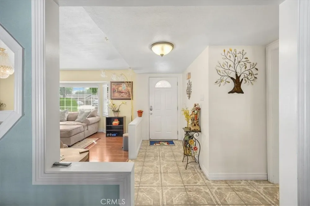 2183 Sinclair Pomona, CA 91767
