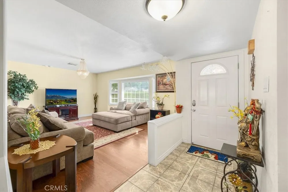 2183 Sinclair Pomona, CA 91767