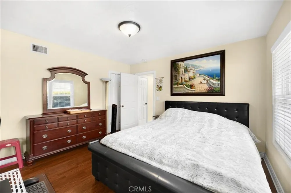 2183 Sinclair Pomona, CA 91767