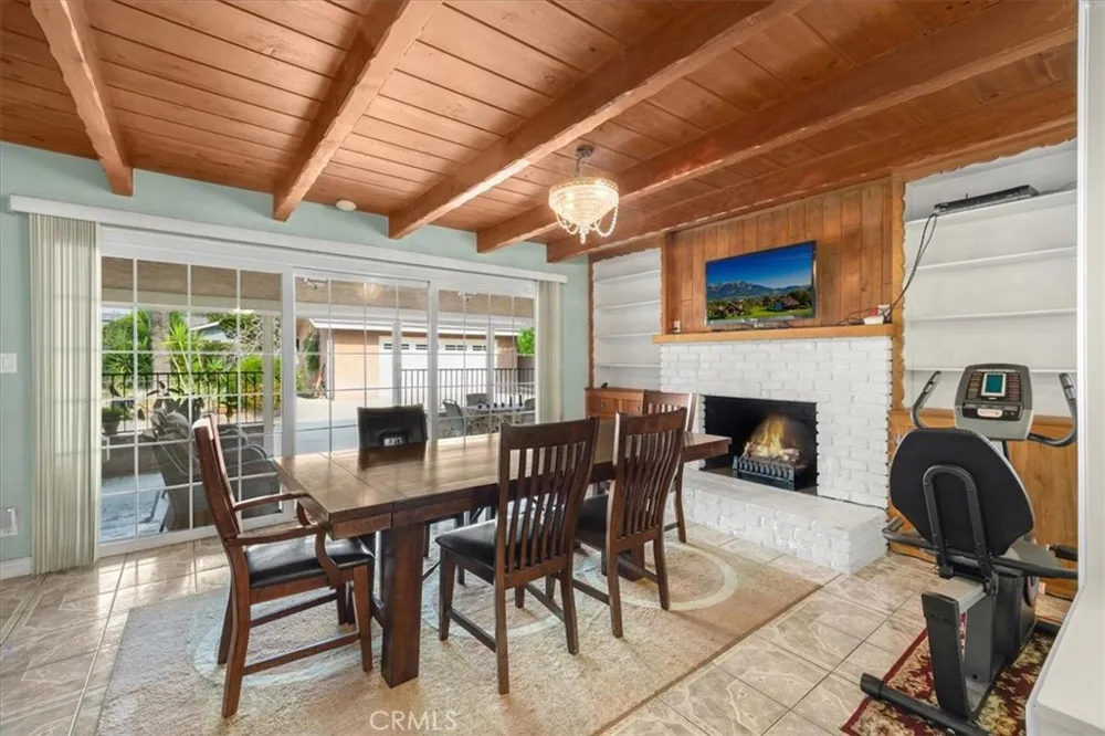 2183 Sinclair Pomona, CA 91767