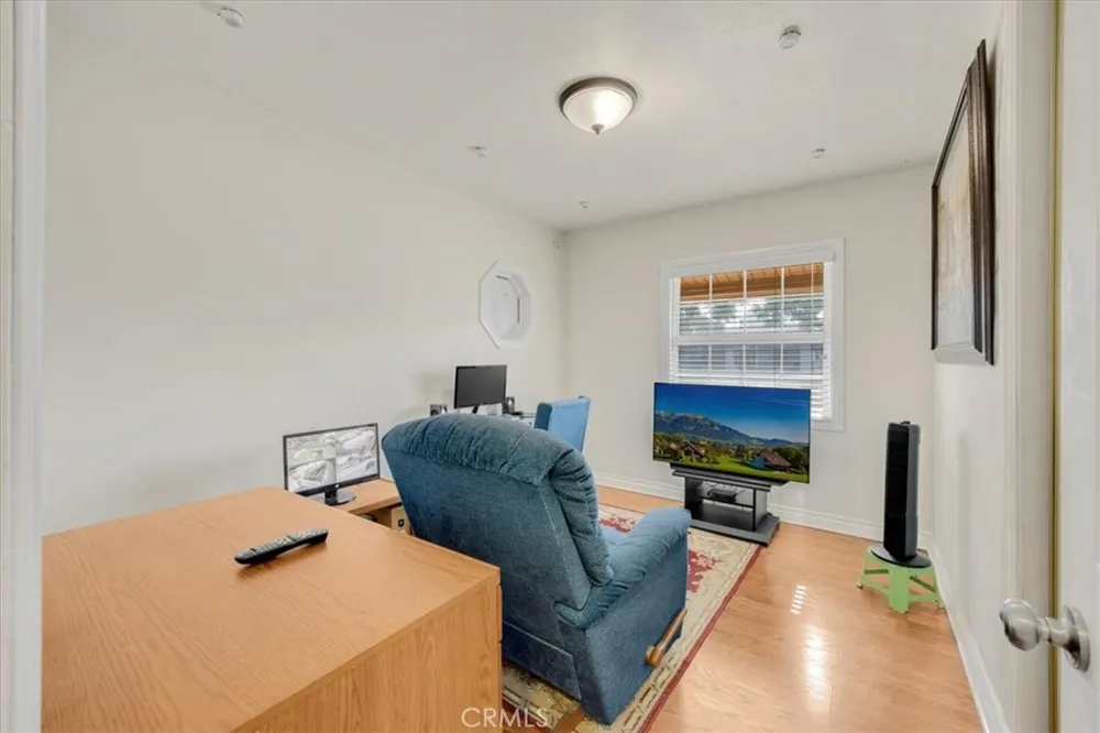 2183 Sinclair Pomona, CA 91767