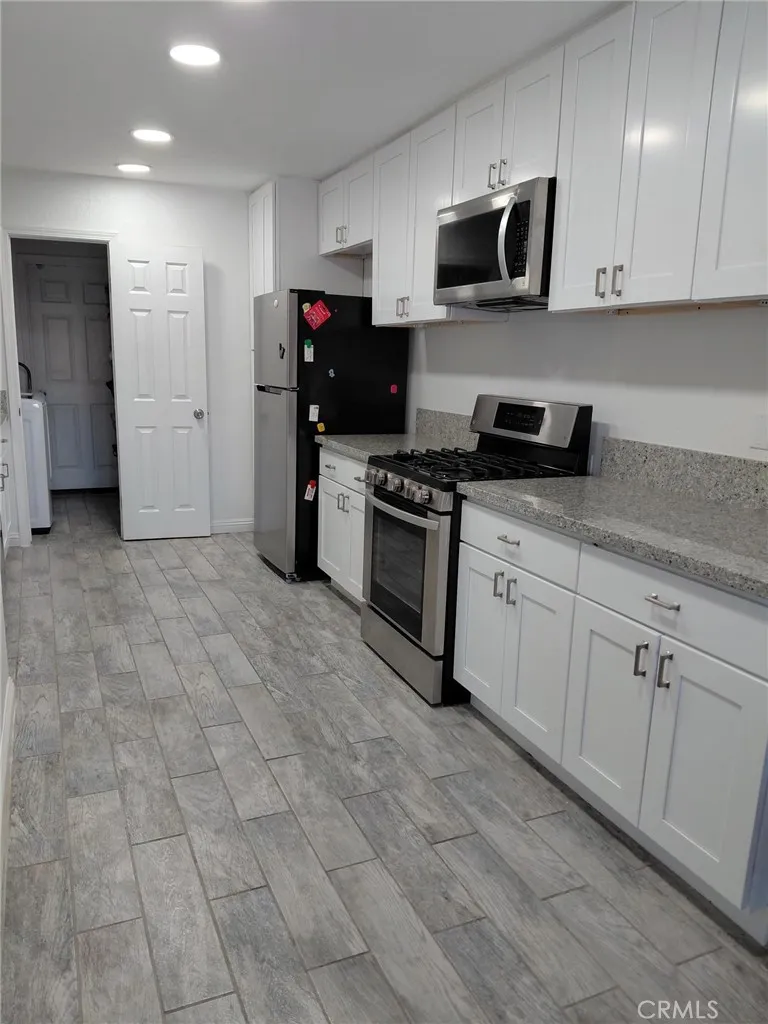 27209 Outrigger #B Helendale, CA 92342