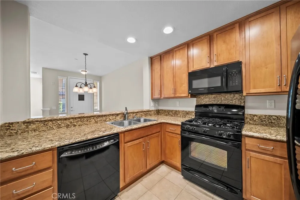28472 Herrera Valencia, CA 91354