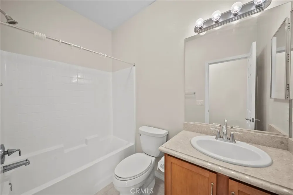 28472 Herrera Valencia, CA 91354