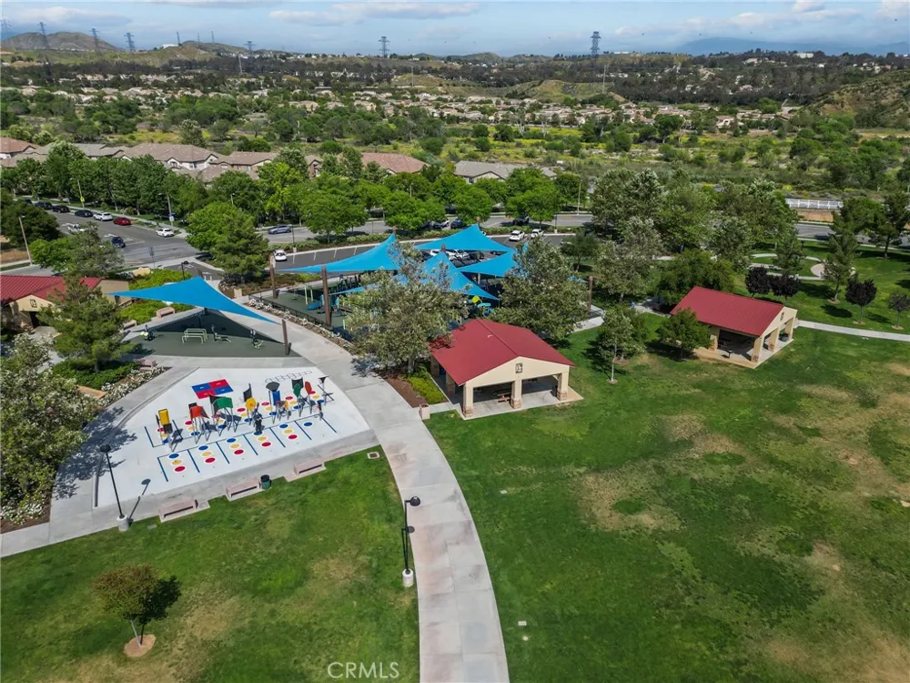 28472 Herrera Valencia, CA 91354