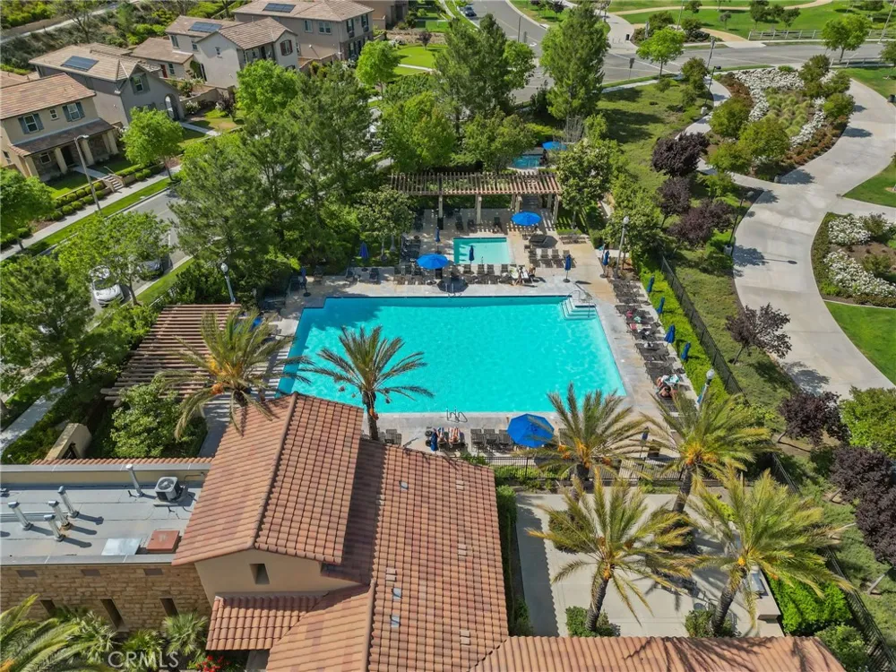 28472 Herrera Valencia, CA 91354