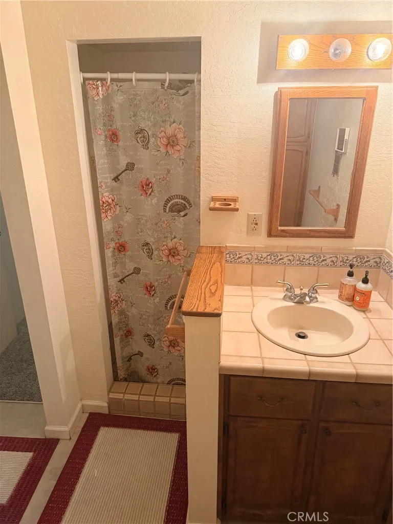 5129 Toyon Paradise, CA 95969