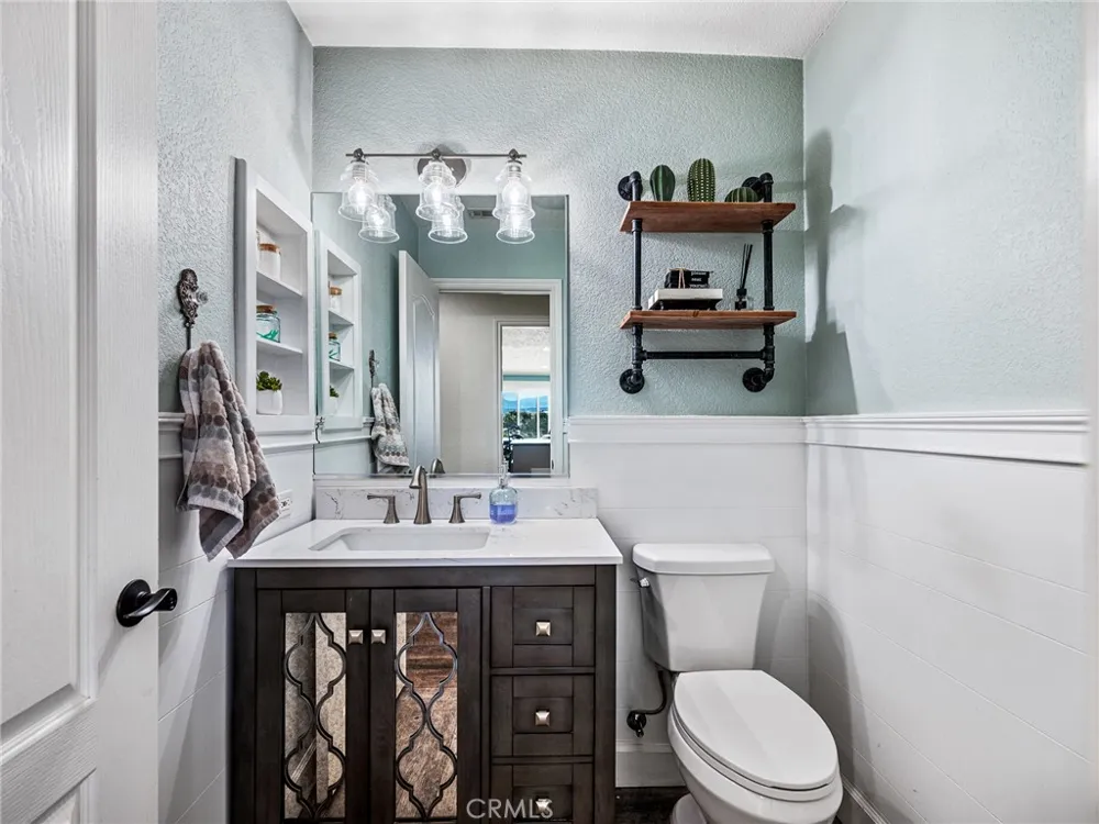 6232 Coriander Oak Hills, CA 92344